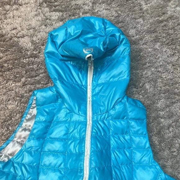 Obermeyer Women's XS Blue Kassi Quilted Hooded Down Zip Puffer Ski Vest - Picture 8 of 10